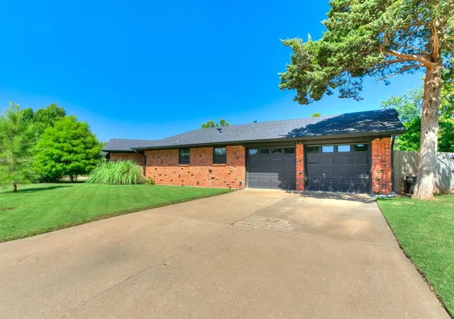4th image of 2601 Chateau Dr, Norman, OK 73069 | MLS# 1240552