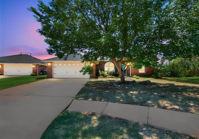 Photo 1 of Single family home for sale at 16104 Cantera Crk Dr, Edmond, OK 73013 | MLS# 1240558 | Listing updated on 2026-10-10