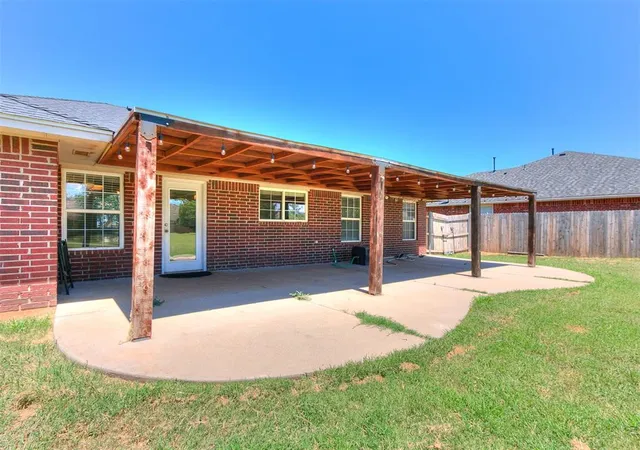 Photo 3 of Single family home for sale at 16104 Cantera Crk Dr, Edmond, OK 73013 | MLS# 1240558 | Listing updated on 2026-10-10