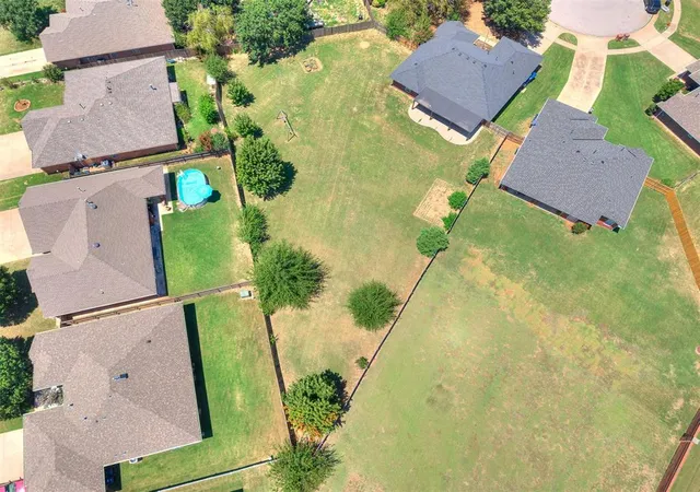 Photo 2 of Single family home for sale at 16104 Cantera Crk Dr, Edmond, OK 73013 | MLS# 1240558 | Listing updated on 2026-10-10