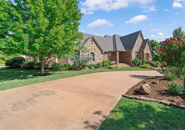 Photo 2 of Mansion for sale at 6508 Hackberry Trl, Edmond, OK 73034 | MLS# 1240563 | Listing updated on 2026-09-09