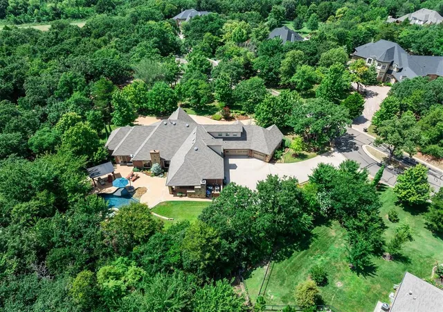 Photo 3 of Single family home for sale at 6508 Hackberry Trl, Edmond, OK 73034 | MLS# 1240563 | Listing updated on 2026-09-09