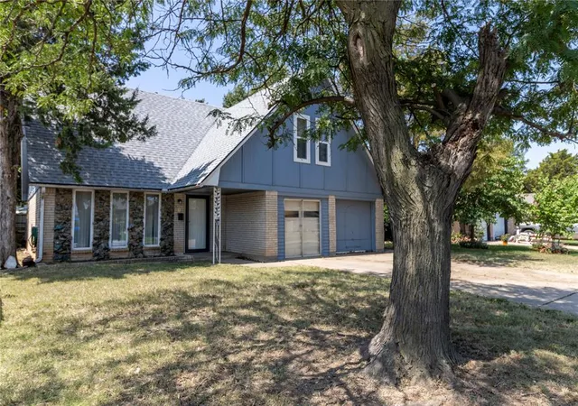 Photo 4 of Single family home for sale at 3000 SW 60th Street, Oklahoma City, OK 73159 | MLS# 1240566 | Listing updated on 2026-08-25