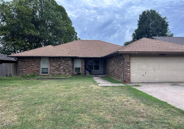 1st image of 12008 Sw 4th St, Yukon, OK 73099 | MLS# 1240573
