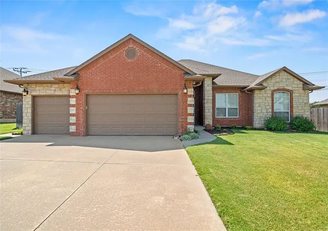 Photo 1 of Single family home for sale at 10809 Middlesbrough Ln, Yukon, OK 73099 | MLS# 1240577 | Listing updated on 2026-09-14