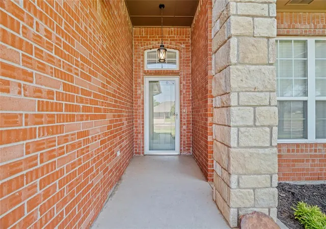 Photo 3 of Single family home for sale at 10809 Middlesbrough Ln, Yukon, OK 73099 | MLS# 1240577 | Listing updated on 2026-09-14