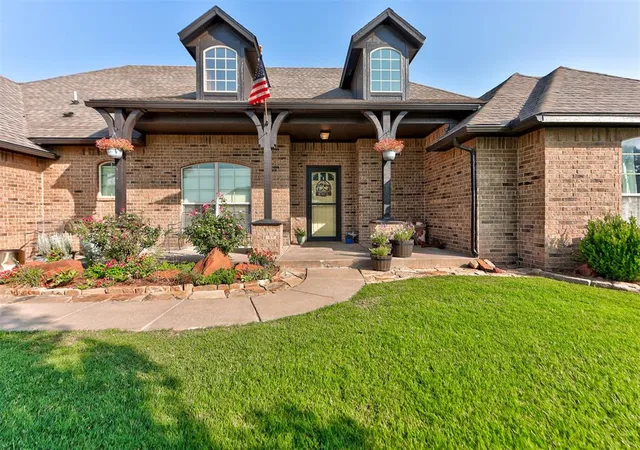Photo 3 of Single family home for sale at 1479 Sunset Cir, Edmond, OK 73025 | MLS# 1240591 | Listing updated on 2026-09-23