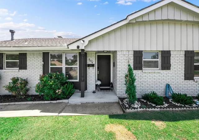 Photo 2 of Single family home for sale at 6424 N Sterling Dr, Oklahoma City, OK 73132 | MLS# 1240595 | Listing updated on 2026-08-31