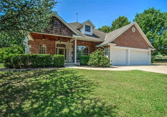 Photo 1 of Single family home for sale at 14300 W Wilshire Blvd, Yukon, OK 73099 | MLS# 1240597 | Listing updated on 2026-09-25