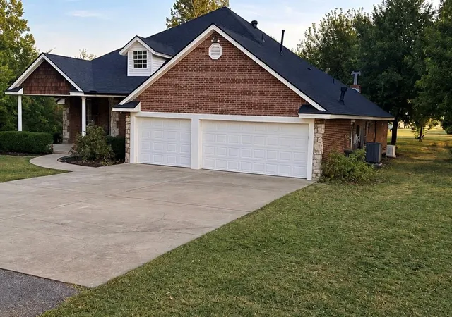 Photo 1 of Single family home for sale at 14300 W Wilshire Blvd, Yukon, OK 73099 | MLS# 1240597 | Listing updated on 2026-10-08