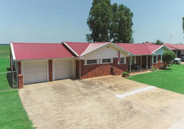 1st image of 804 North St, Maysville, OK 73057 | MLS# 1240599