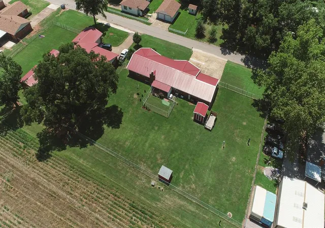 3rd image of 804 North St, Maysville, OK 73057 | MLS# 1240599