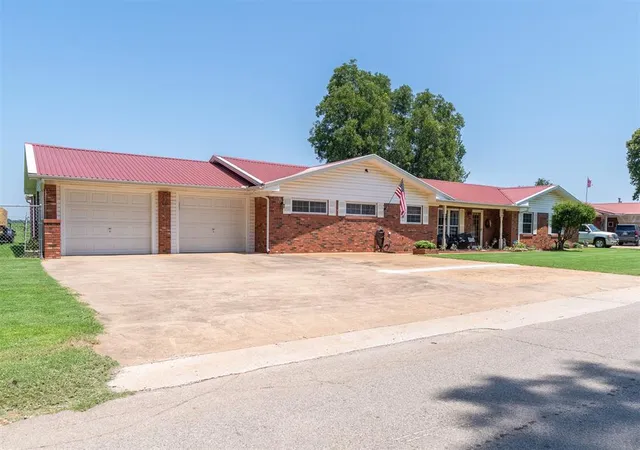 5th image of 804 North St, Maysville, OK 73057 | MLS# 1240599