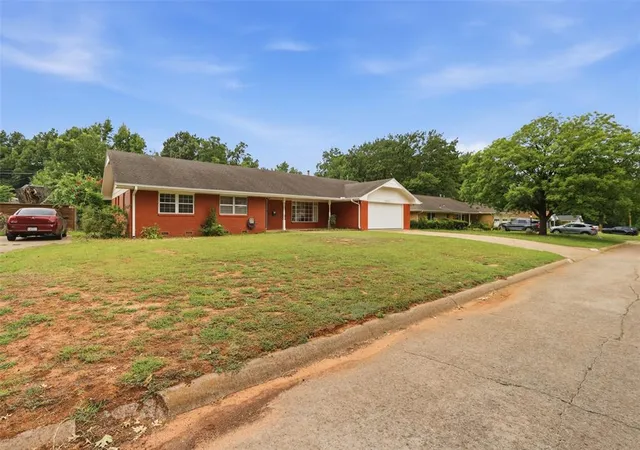 2nd image of 2311 W 10th Ave, Stillwater, OK 74074 | MLS# 1240608
