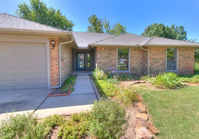 5th image of 11616 Hackney Ln, Yukon, OK 73099 | MLS# 1240616