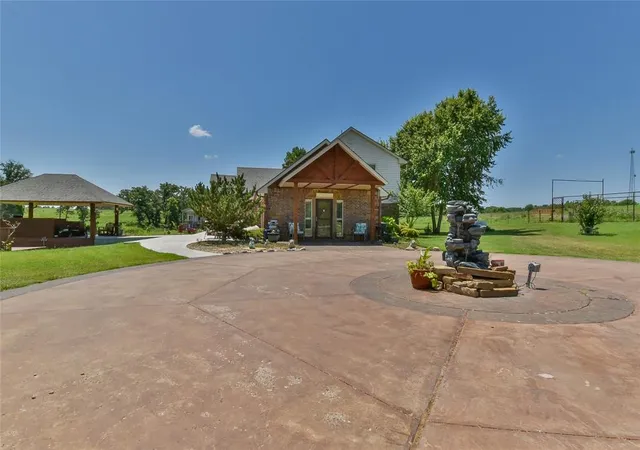 2nd image of 21372 Santa Fe Ave, Purcell, OK 73080 | MLS# 1240621