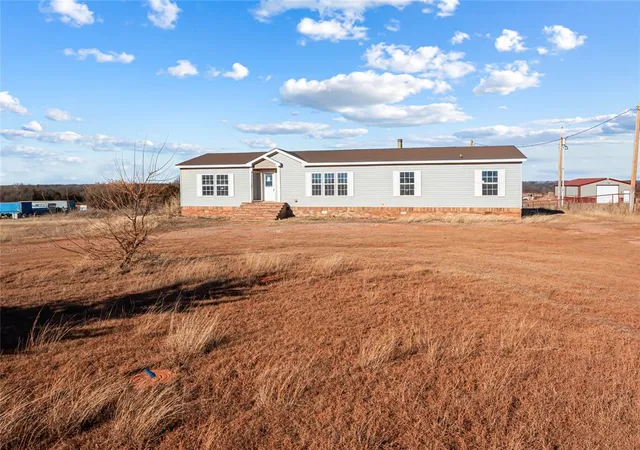 3rd image of 18186 W Charter Oak Rd, Cashion, OK 73016 | MLS# 1240627