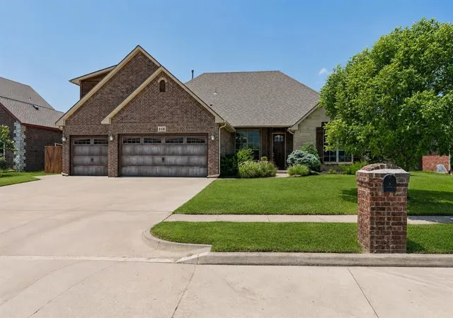 1st image of 908 Trisha Ln, Norman, OK 73072 | MLS# 1240643