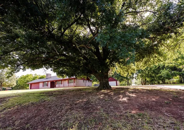 1st image of 1108 Wilson Ave, Maysville, OK 73057 | MLS# 1240644