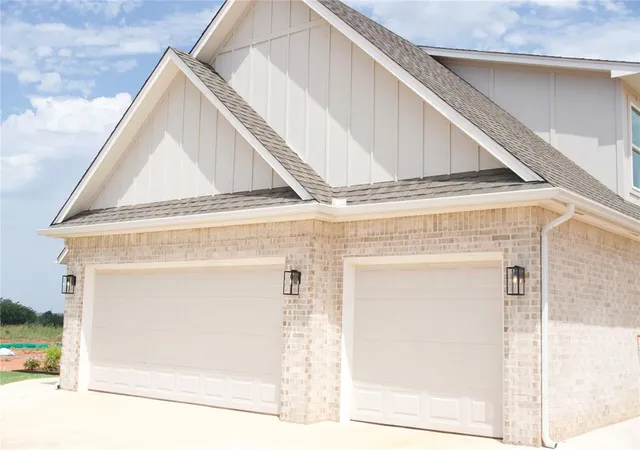 Photo 3 of Single family home for sale at 9325 Sw 37th Street, Oklahoma City, OK 73179 | MLS# 1240645 | Listing updated on 2026-10-10