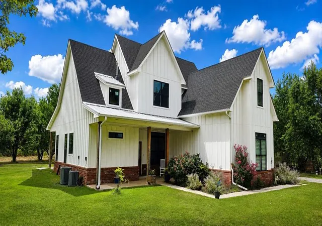 1st image of 124 Kevin Ln, Tuttle, OK 73089 | MLS# 1240658