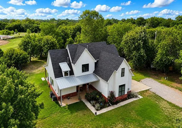 2nd image of 124 Kevin Ln, Tuttle, OK 73089 | MLS# 1240658