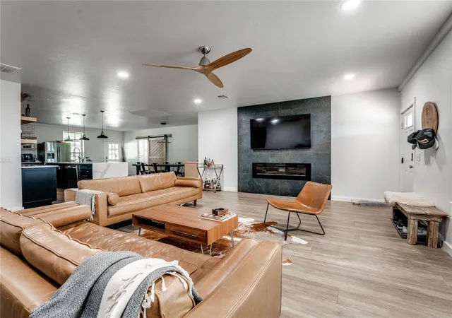 2nd image of 915 N Douglas Blvd, Guthrie, OK 73044 | MLS# 1240671