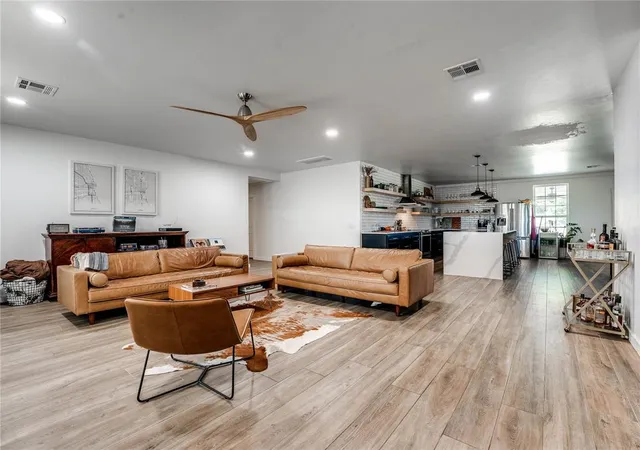 3rd image of 915 N Douglas Blvd, Guthrie, OK 73044 | MLS# 1240671