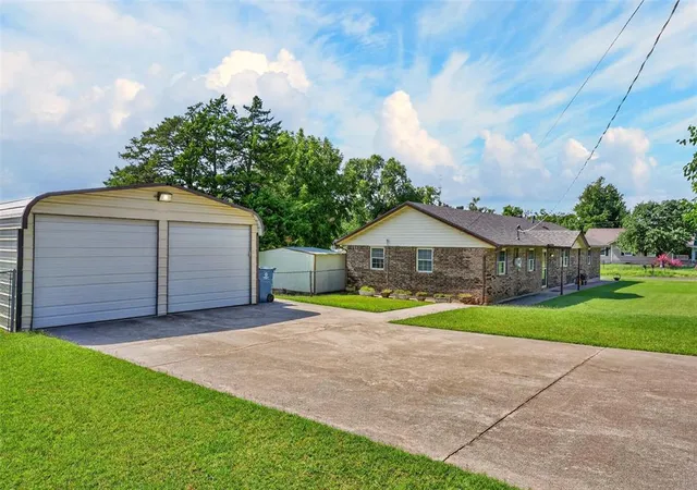2nd image of 1901 Ives Wy, Choctaw, OK 73020 | MLS# 1240677