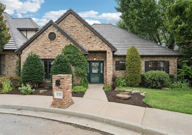 2nd image of 3132 Millbrook Sq, Norman, OK 73072 | MLS# 1240683