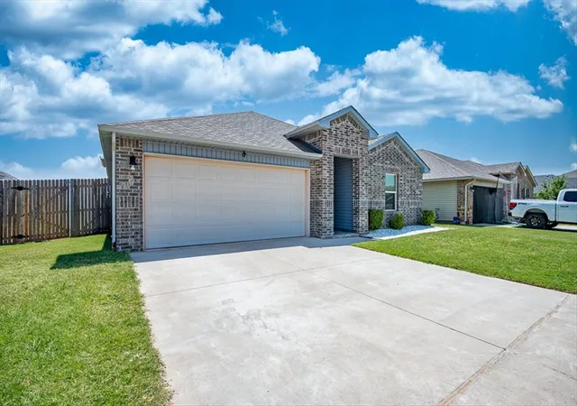 Photo 2 of Single family home for sale at 3512 Moraine Dr, Yukon, OK 73099 | MLS# 1240690 | Listing updated on 2026-07-29