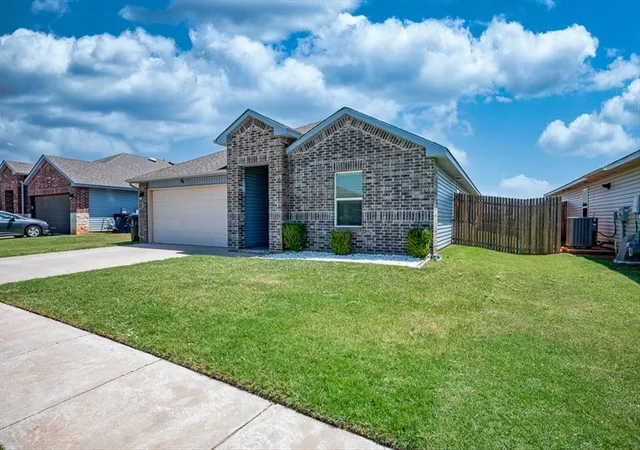 Photo 3 of Single family home for sale at 3512 Moraine Dr, Yukon, OK 73099 | MLS# 1240690 | Listing updated on 2026-07-29
