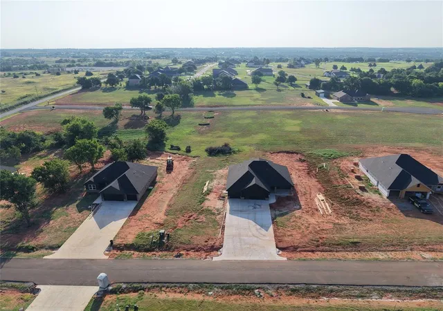 2nd image of 2213 Winter Ridge Rd, Blanchard, OK 73010 | MLS# 1240691