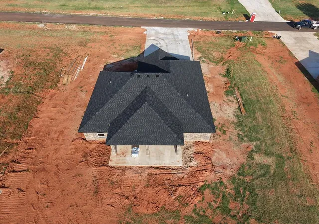 3rd image of 2213 Winter Ridge Rd, Blanchard, OK 73010 | MLS# 1240691