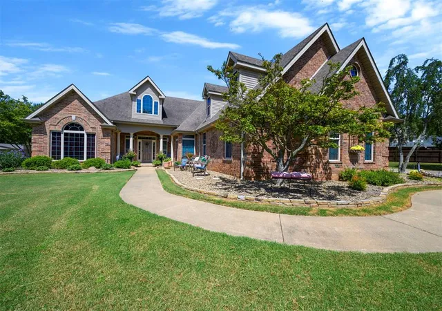 1st image of 803 Oak Brook Dr, Idabel, OK 74745 | MLS# 1240694