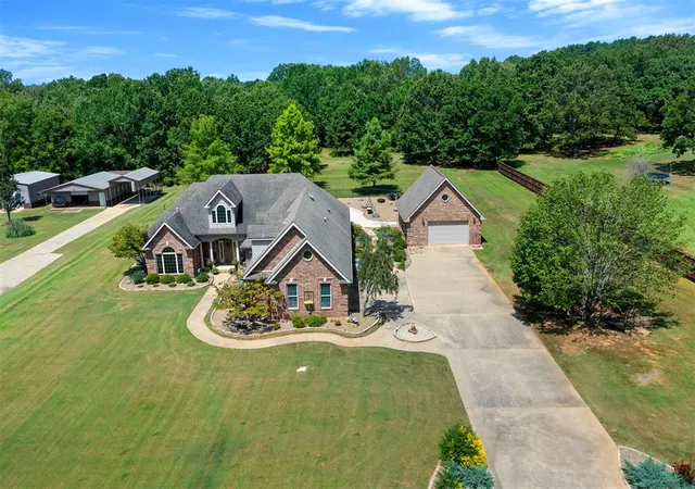 2nd image of 803 Oak Brook Dr, Idabel, OK 74745 | MLS# 1240694