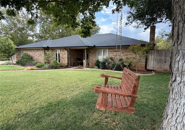 Photo 1 of Single family home for sale at 1510 W East Ave, Elk City, OK 73644 | MLS# 1240703 | Listing updated on 2026-09-24
