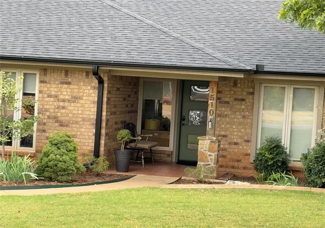 Photo 3 of Single family home for sale at 1510 W East Ave, Elk City, OK 73644 | MLS# 1240703 | Listing updated on 2026-09-24