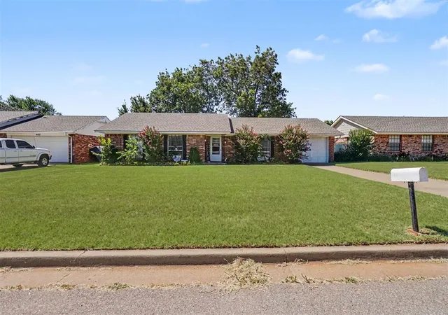 1st image of 404 Kimberly Dr, Elk City, OK 73644 | MLS# 1240708