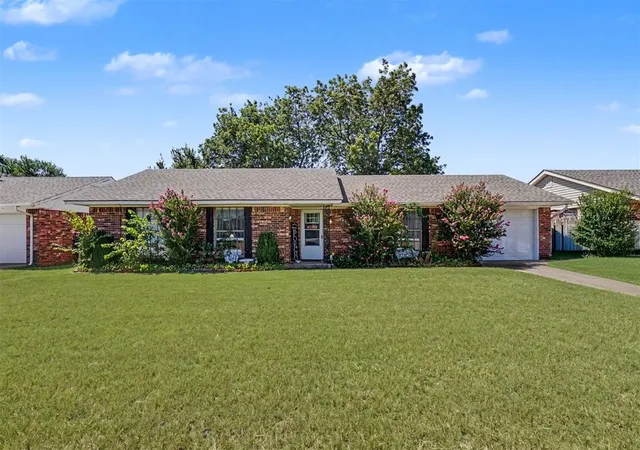 2nd image of 404 Kimberly Dr, Elk City, OK 73644 | MLS# 1240708