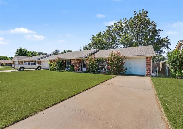 3rd image of 404 Kimberly Dr, Elk City, OK 73644 | MLS# 1240708