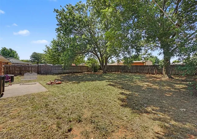 9th image of 404 Kimberly Dr, Elk City, OK 73644 | MLS# 1240708