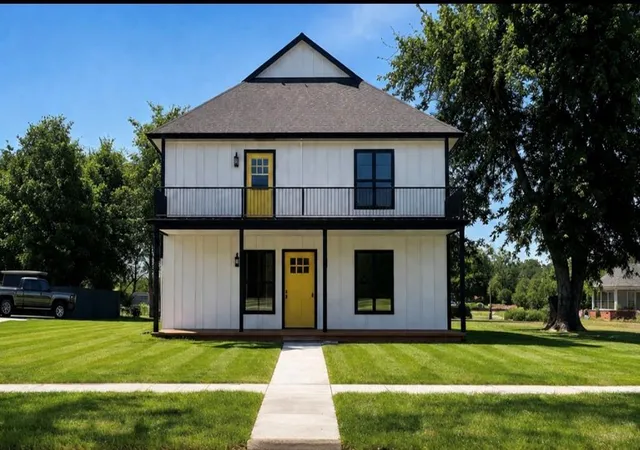 1st image of 705 E Springer Ave, Guthrie, OK 73044 | MLS# 1240716