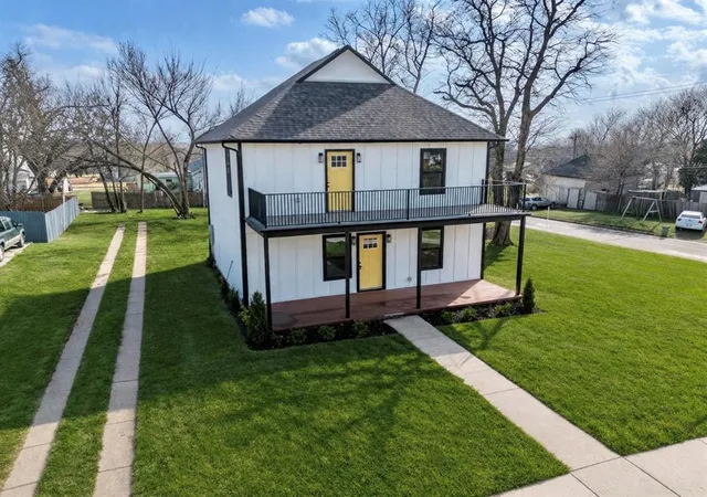 2nd image of 705 E Springer Ave, Guthrie, OK 73044 | MLS# 1240716