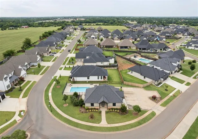 4th image of 701 Maple Hill Rd, Norman, OK 73069 | MLS# 1240719