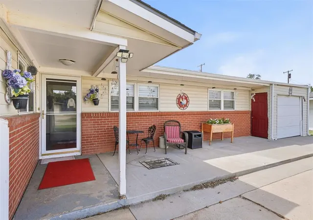 4th image of 308 Suwannee Rd, Burns Flat, OK 73647 | MLS# 1240723