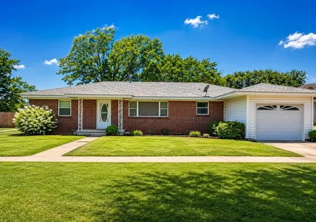 1st image of 108 S 6th St, Sentinel, OK 73664 | MLS# 1240740