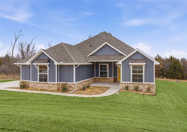 2nd image of 11161 Black Lion Ct, Blanchard, OK 73010 | MLS# 1240743
