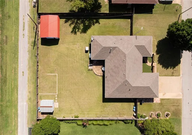 35th image of 201 Rice Dr, Watonga, OK 73772 | MLS# 1240744