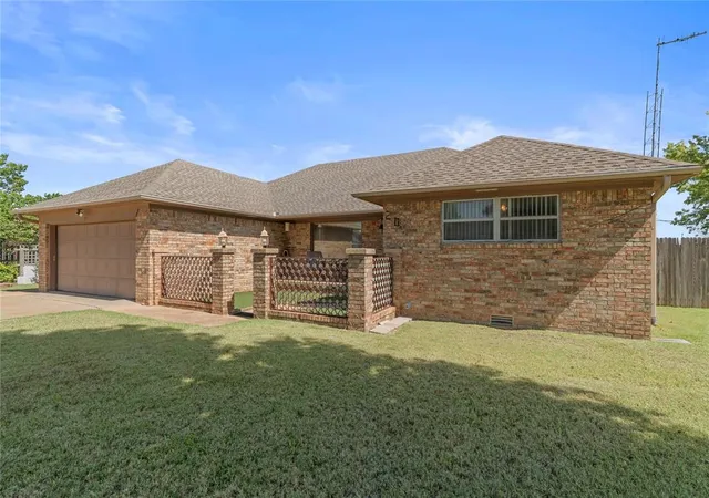5th image of 201 Rice Dr, Watonga, OK 73772 | MLS# 1240744